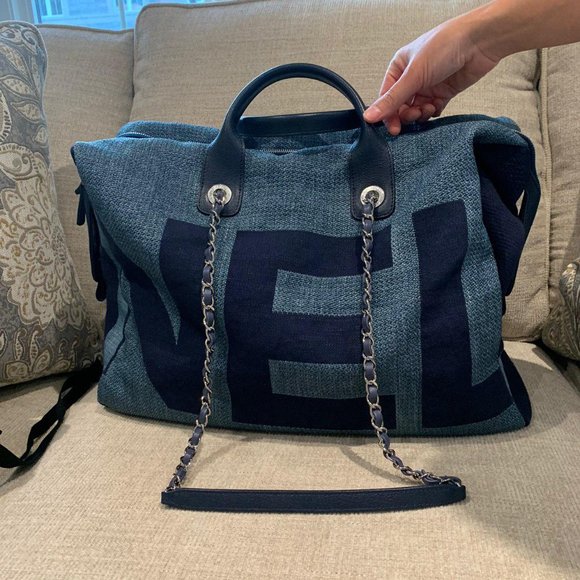 SOLD - 💙2018 LARGE DEAUVILLE TWEED RUNWAY TOTE BAG. - Picture 2 of 12